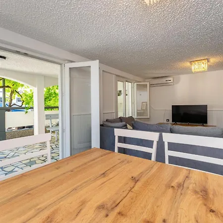 2 Bedroom Awesome In * Rtina