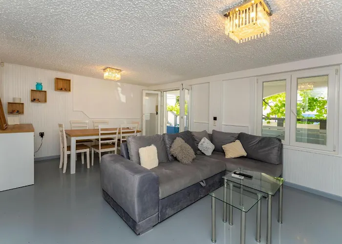 Apartman 2 Bedroom Awesome In *