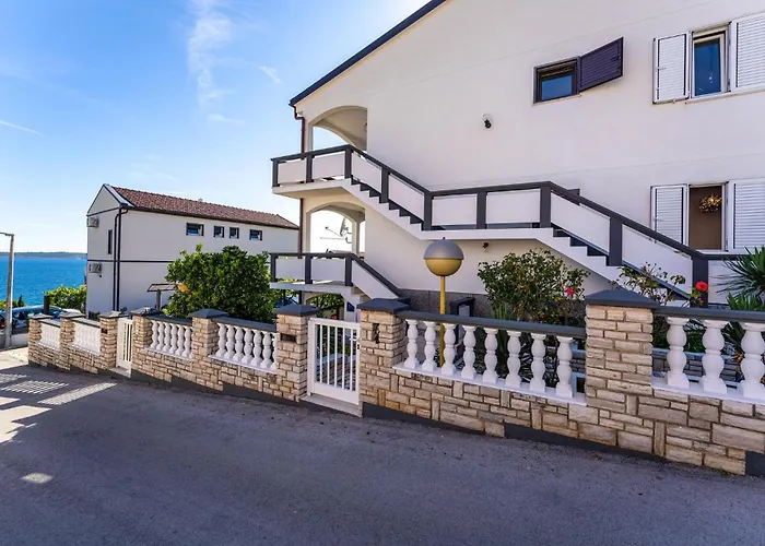 Апартаменты 2 Bedroom Awesome In Ртина