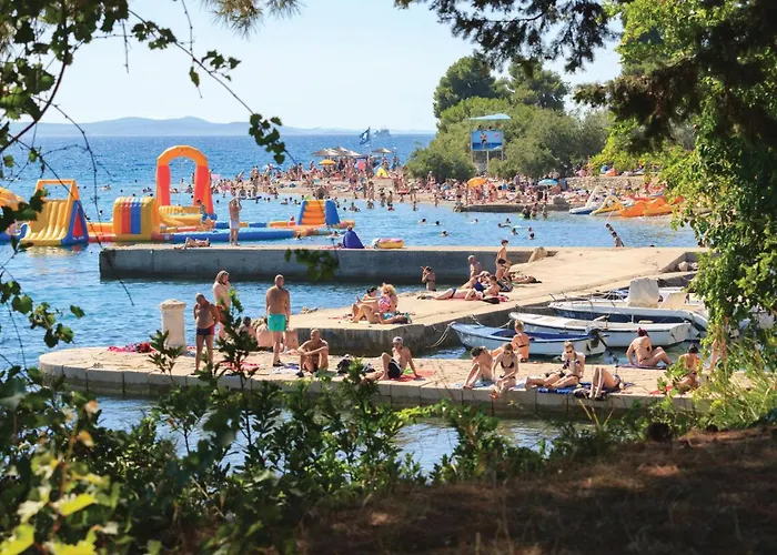 2 Bedroom Awesome In Rtina