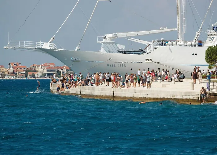 Διαμέρισμα 2 Bedroom Awesome In