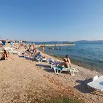 2 Bedroom Awesome In Διαμέρισμα Rtina